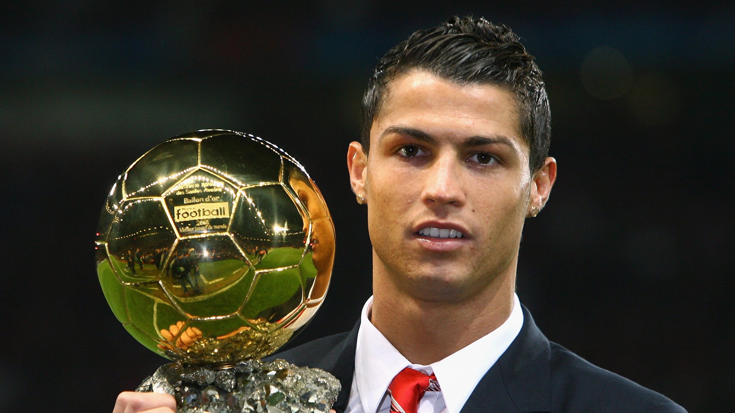 德甲战术大揭秘：变化莫测，场面精彩！，德甲最新战报